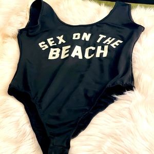 Preowned 💫 One Piece 🩱💫 🏊‍♀️🏖